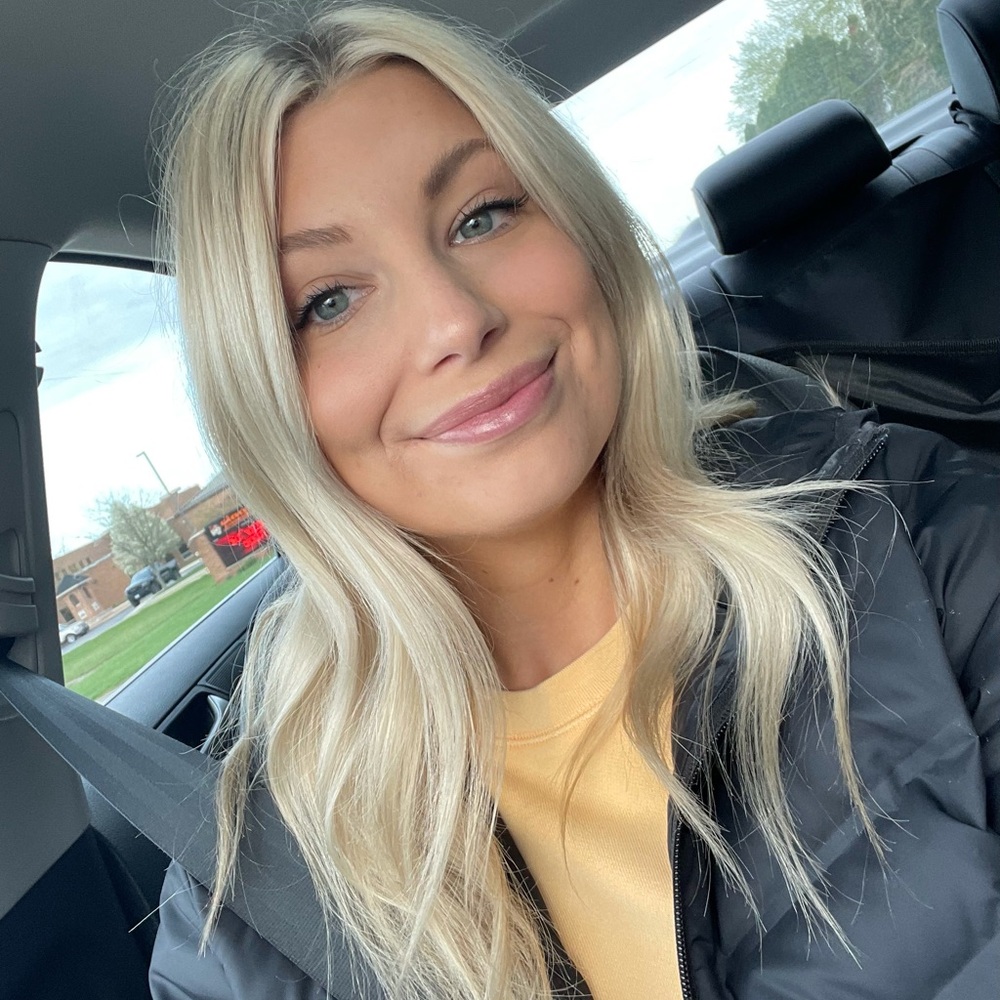 Meet your Posher, Brooke